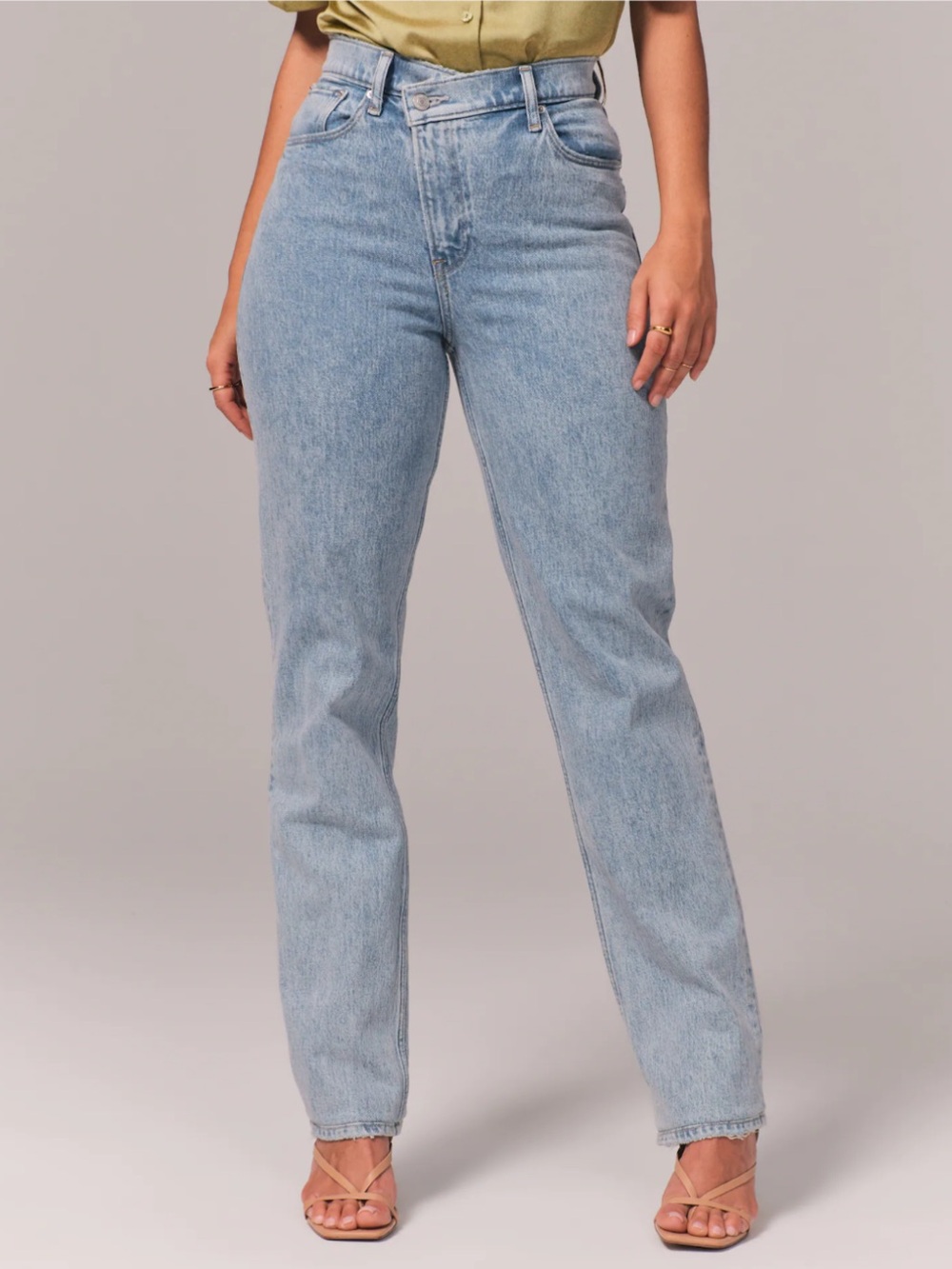 Abercrombie & Fitch The '90s Straight Ultra High Rise Jeans